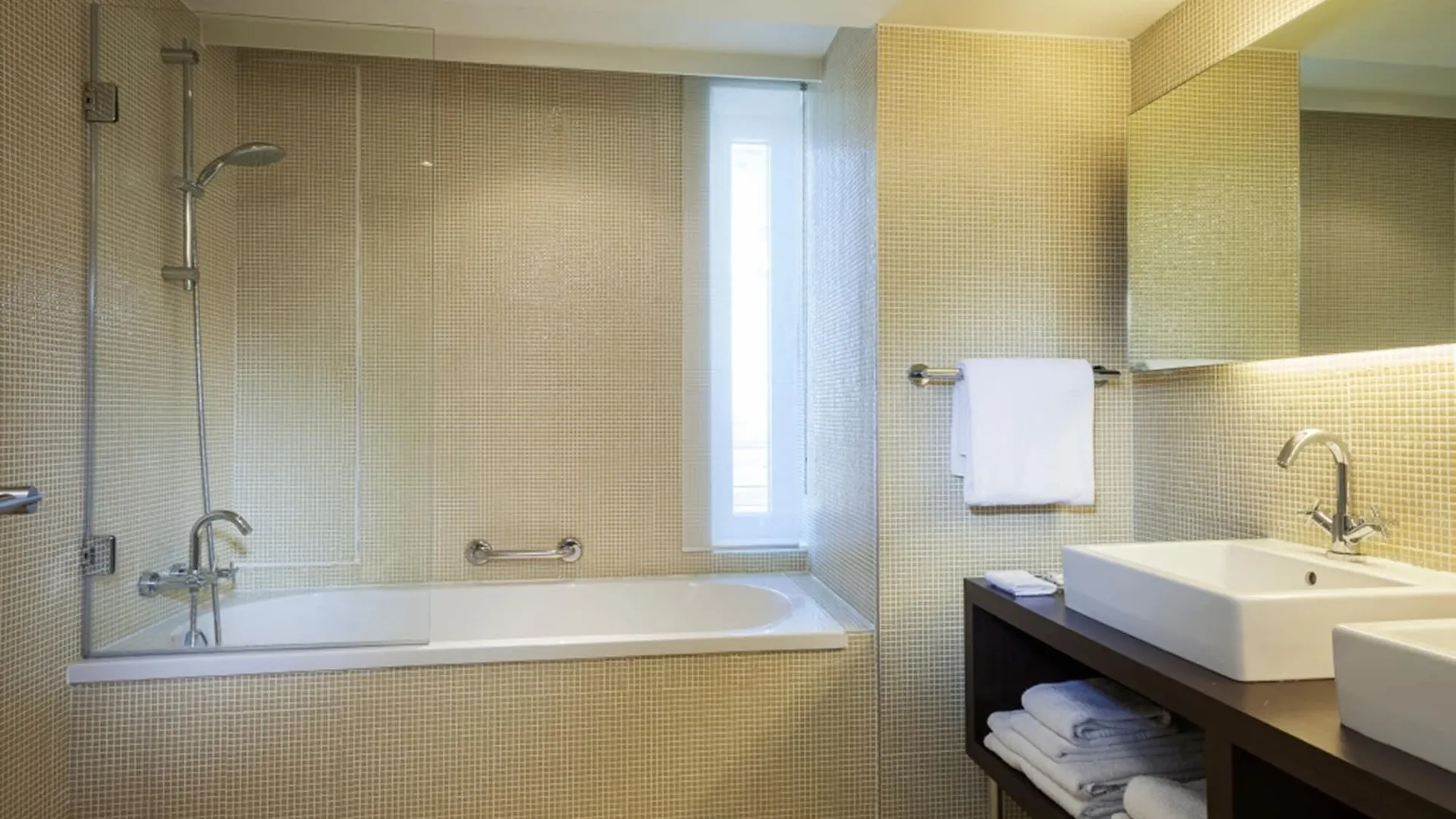 Park Inn By Radisson Antwerp City Centre 3*,  Belgium